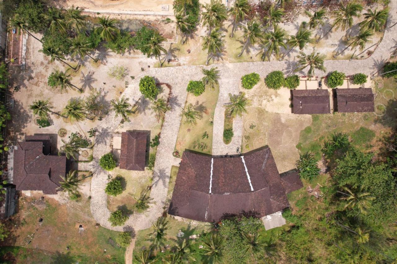 Dewa Daru Resort การีมุนยาวา ภายนอก รูปภาพ